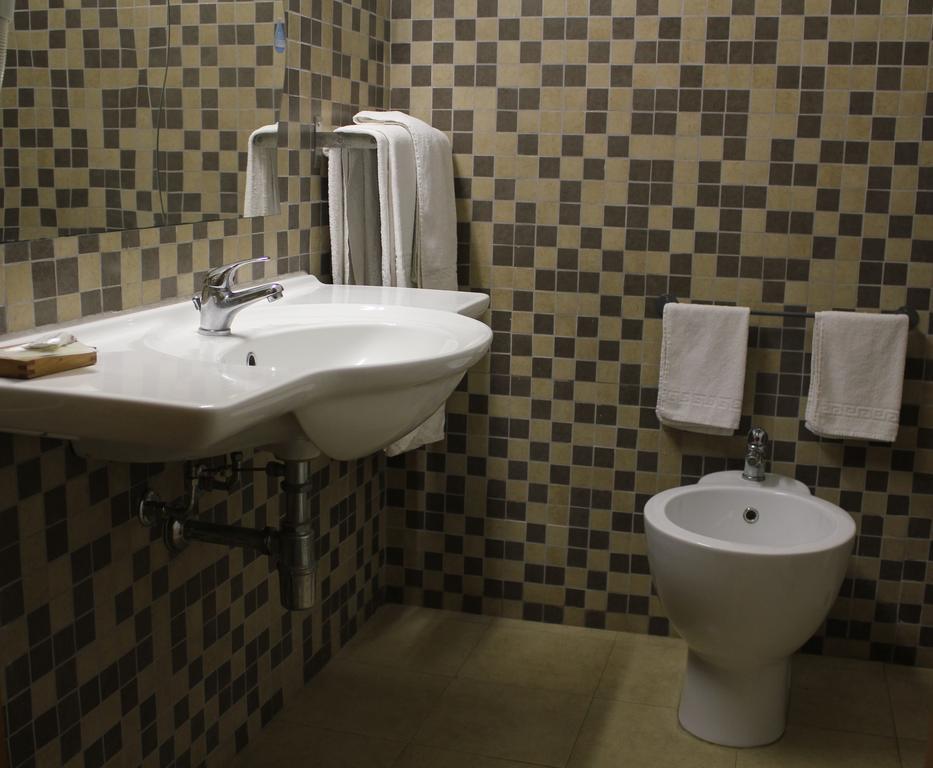 Hotel 106 Sellia Marina Habitación foto
